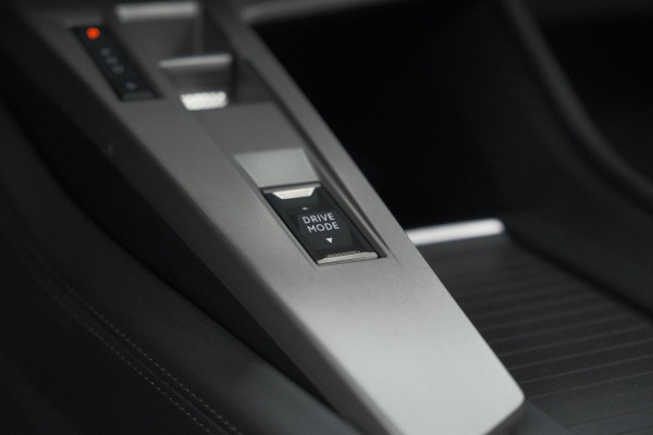 Peugeot 308 SW 1.6 Plug-in Hybrid 180 Allure | Camera | Adaptieve Cruise Control | Navigatie