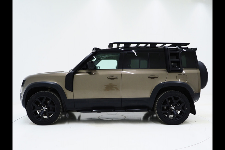 Land Rover Defender 110 2.0 P400e Urban | Panoramadak | Explorer Pack | Lightbar | 360 | Trekhaak | Meridian | Sidesteps | Carplay