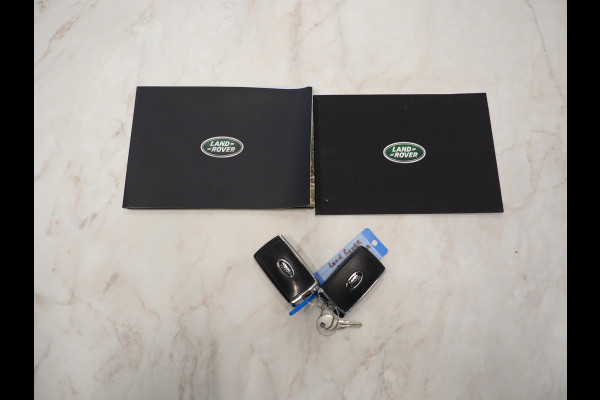 Land Rover Defender 110 2.0 P400e Urban | Panoramadak | Explorer Pack | Lightbar | 360 | Trekhaak | Meridian | Sidesteps | Carplay