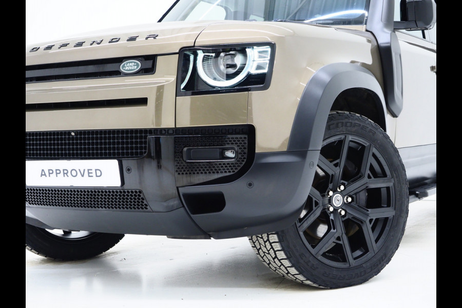 Land Rover Defender 110 2.0 P400e Urban | Panoramadak | Explorer Pack | Lightbar | 360 | Trekhaak | Meridian | Sidesteps | Carplay