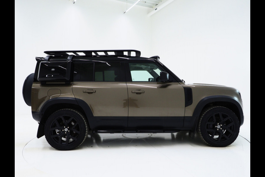 Land Rover Defender 110 2.0 P400e Urban | Panoramadak | Explorer Pack | Lightbar | 360 | Trekhaak | Meridian | Sidesteps | Carplay