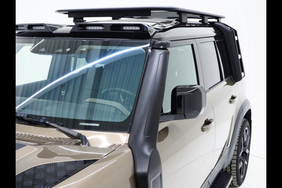 Land Rover Defender 110 2.0 P400e Urban | Panoramadak | Explorer Pack | Lightbar | 360 | Trekhaak | Meridian | Sidesteps | Carplay