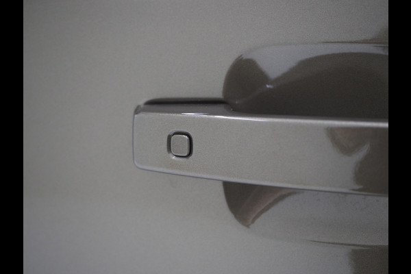 Land Rover Defender 110 2.0 P400e Urban | Panoramadak | Explorer Pack | Lightbar | 360 | Trekhaak | Meridian | Sidesteps | Carplay