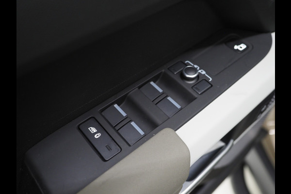 Land Rover Defender 110 2.0 P400e Urban | Panoramadak | Explorer Pack | Lightbar | 360 | Trekhaak | Meridian | Sidesteps | Carplay