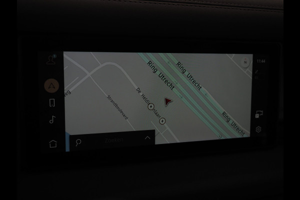 Land Rover Defender 110 2.0 P400e Urban | Panoramadak | Explorer Pack | Lightbar | 360 | Trekhaak | Meridian | Sidesteps | Carplay