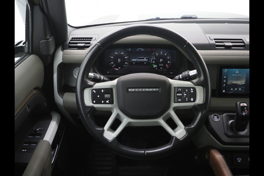 Land Rover Defender 110 2.0 P400e Urban | Panoramadak | Explorer Pack | Lightbar | 360 | Trekhaak | Meridian | Sidesteps | Carplay