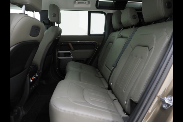 Land Rover Defender 110 2.0 P400e Urban | Panoramadak | Explorer Pack | Lightbar | 360 | Trekhaak | Meridian | Sidesteps | Carplay