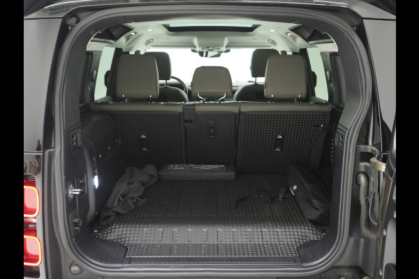 Land Rover Defender 110 2.0 P400e Urban | Panoramadak | Explorer Pack | Lightbar | 360 | Trekhaak | Meridian | Sidesteps | Carplay