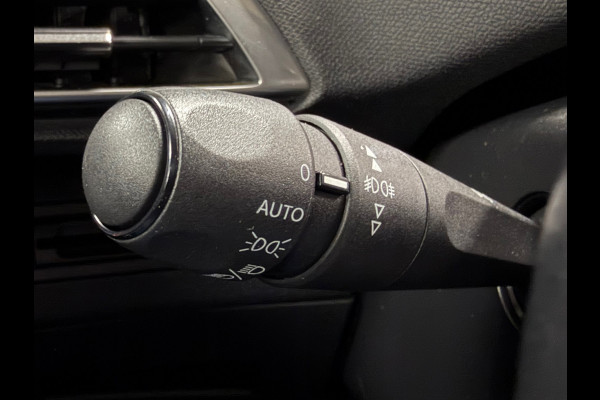 Peugeot 3008 1.2 PureTech Blue Lease Executive APPLE CARPLAY NAVIGATIE PDC CRUISE LEDER AIRCO USB