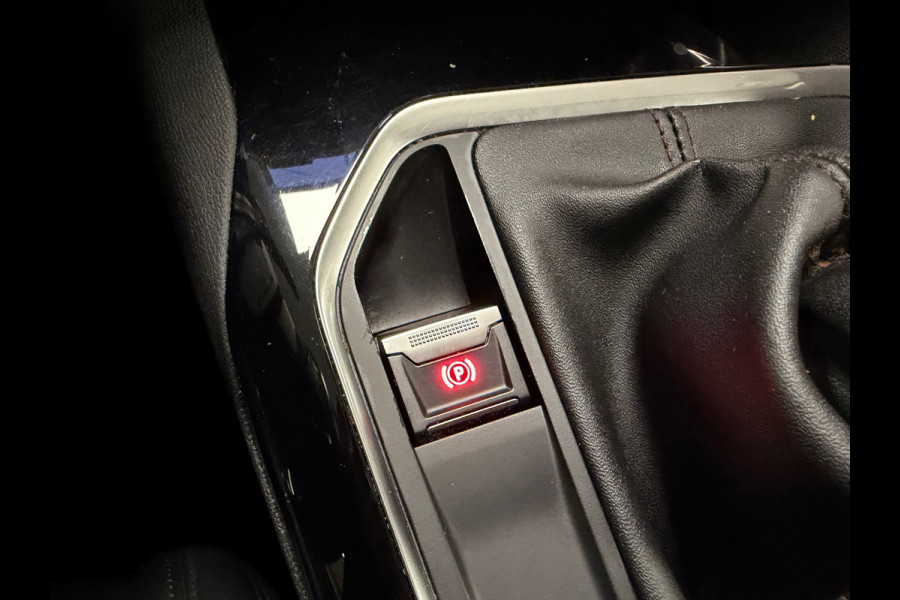 Peugeot 3008 1.2 PureTech Blue Lease Executive APPLE CARPLAY NAVIGATIE PDC CRUISE LEDER AIRCO USB