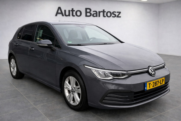 Volkswagen Golf | 64.138 km | Adaptieve cruise control | Parkeercamera | LED | Navigatie | Clima | Carplay | Full options!