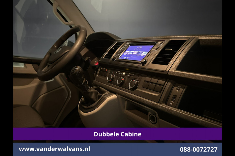 Volkswagen Transporter 2.0 TDI 150pk L2H1 Dubbele cabine Euro6 Airco | 6-Zits | 2500kg Trekhaak | Navigatie | Cruisecontrol | Apple Carplay, Android Auto, Parkeersensoren