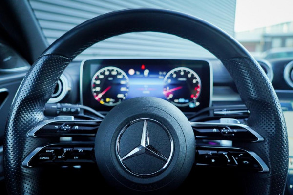 Mercedes-Benz C-Klasse Estate 200 AMG Line / Pano / Burmester / Trekhaak / Stoelverwarming