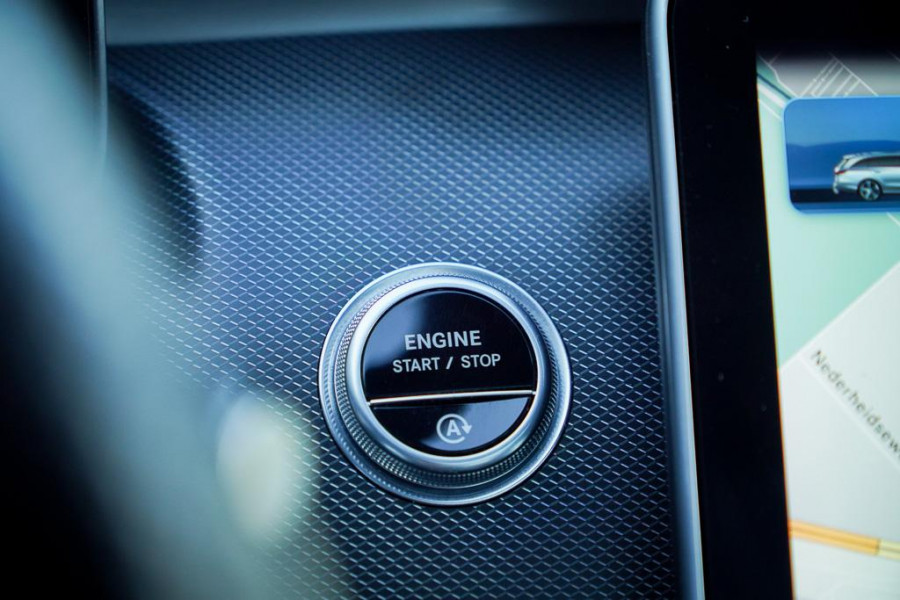 Mercedes-Benz C-Klasse Estate 200 AMG Line / Pano / Burmester / Trekhaak / Stoelverwarming