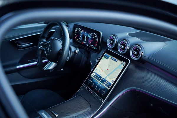 Mercedes-Benz C-Klasse Estate 200 AMG Line / Pano / Burmester / Trekhaak / Stoelverwarming