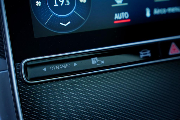 Mercedes-Benz C-Klasse Estate 200 AMG Line / Pano / Burmester / Trekhaak / Stoelverwarming