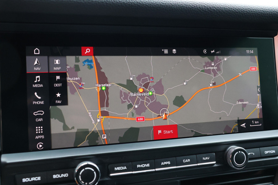 Porsche Macan 2.0 | ACC | Panoramadak | Inc BTW | 21'' | Sportchrono | Bose | Stoelventilatie | Elek. trekhaak | CarPlay | Luchtvering | Camera | Memory seats | Lederen bekleding | Alarm klasse 5 | Standkachel