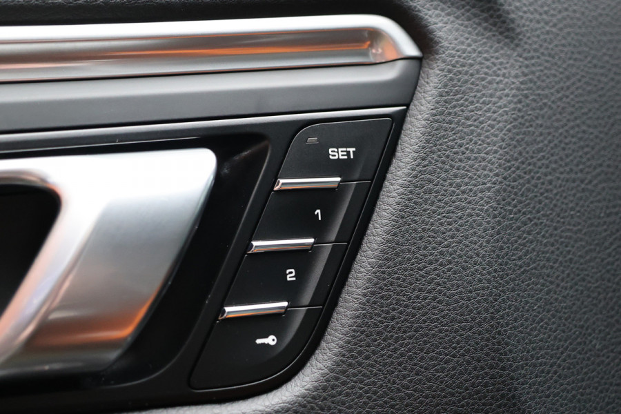 Porsche Macan 2.0 | ACC | Panoramadak | Inc BTW | 21'' | Sportchrono | Bose | Stoelventilatie | Elek. trekhaak | CarPlay | Luchtvering | Camera | Memory seats | Lederen bekleding | Alarm klasse 5 | Standkachel
