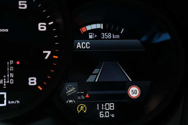 Porsche Macan 2.0 | ACC | Panoramadak | Inc BTW | 21'' | Sportchrono | Bose | Stoelventilatie | Elek. trekhaak | CarPlay | Luchtvering | Camera | Memory seats | Lederen bekleding | Alarm klasse 5 | Standkachel