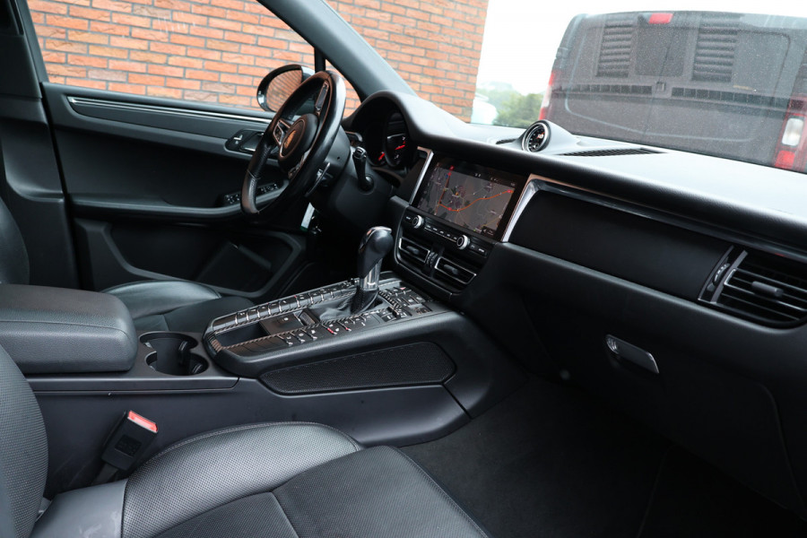 Porsche Macan 2.0 | ACC | Panoramadak | Inc BTW | 21'' | Sportchrono | Bose | Stoelventilatie | Elek. trekhaak | CarPlay | Luchtvering | Camera | Memory seats | Lederen bekleding | Alarm klasse 5 | Standkachel