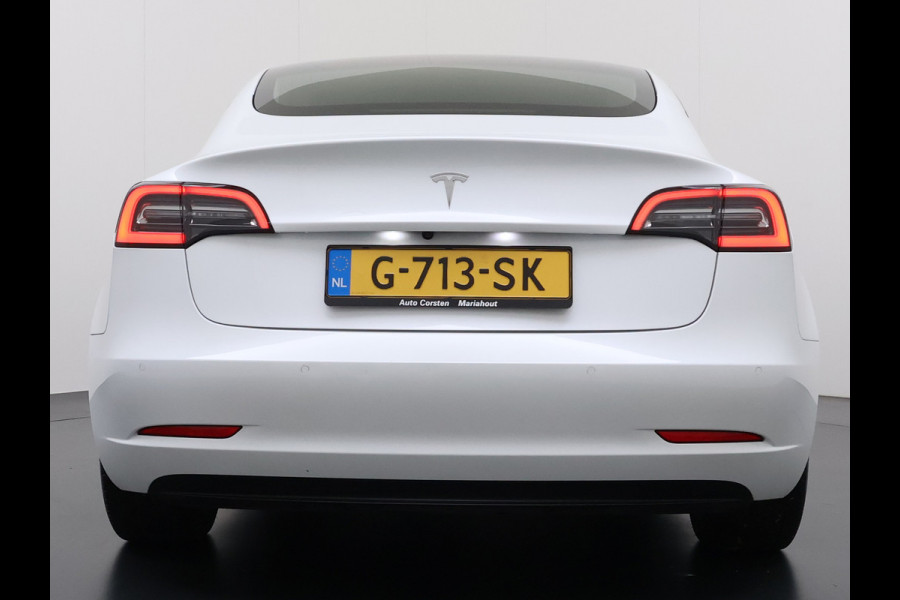 Tesla Model 3 RWD SR+ 60kWh 325PK Lmv 18" AutoPilot Leder PanoDak Adaptive-Cruise Lmv Camera's Elektr.-Stuur+Stoelen+Spiegels+Geheugen+Easy-En Navi LED Comfortstoelen ACC DAB Keyless en Voorverwarmen interieur via App One-Pedal-Drive Origineel Nederlandse auto tot 11kw laden thuis! Garantie Accu tot 10-12-2027 max 160.000km 1.584kg licht!