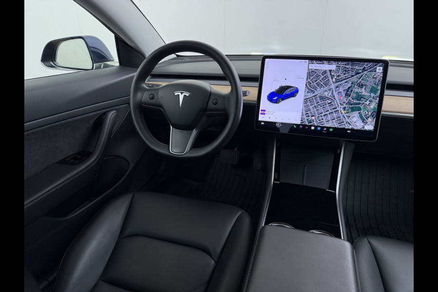 Tesla Model 3 SR Plus 325PK LFP Accu SOH 91% Lmv 18" AutoPilot Leder Pano-dak Adaptive-Cruise Camera's Elektr.-Stuur+Stoelen+Spiegels+Geheugen Navi LED ACC DAB Voorverwarmen interieur via App Keyless One-Pedal-Drive 1e Eigenaar Origineel Nederlandse Auto
