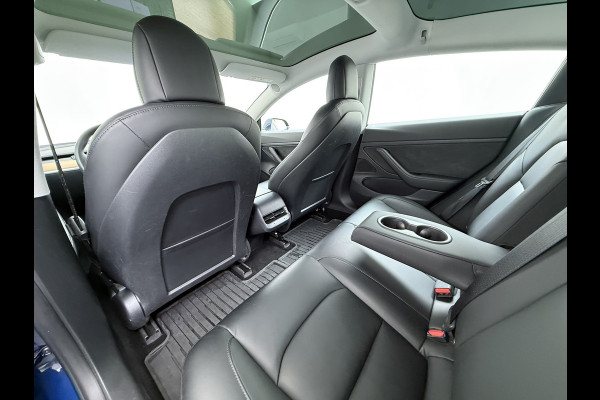 Tesla Model 3 SR Plus 325PK LFP Accu SOH 91% Lmv 18" AutoPilot Leder Pano-dak Adaptive-Cruise Camera's Elektr.-Stuur+Stoelen+Spiegels+Geheugen Navi LED ACC DAB Voorverwarmen interieur via App Keyless One-Pedal-Drive 1e Eigenaar Origineel Nederlandse Auto