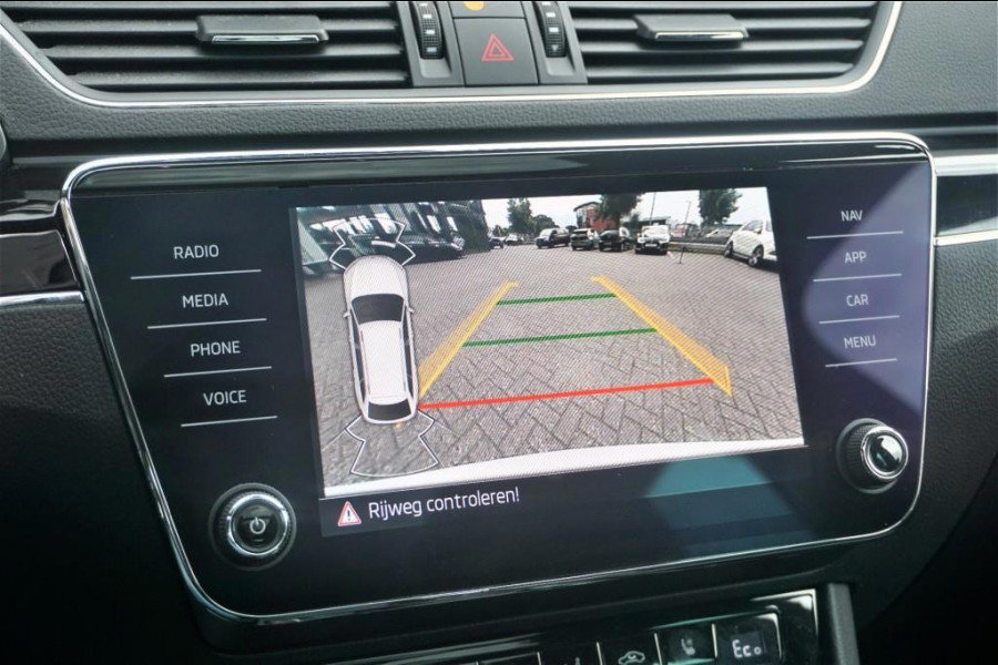 Škoda Superb Combi 1.4 TSI iV CAM/LMV19/NAVI/LEER/VIRTU/PANO