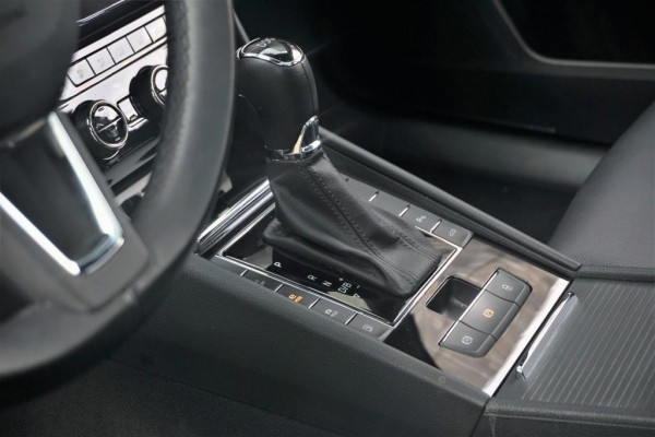 Škoda Superb Combi 1.4 TSI iV CAM/LMV19/NAVI/LEER/VIRTU/PANO