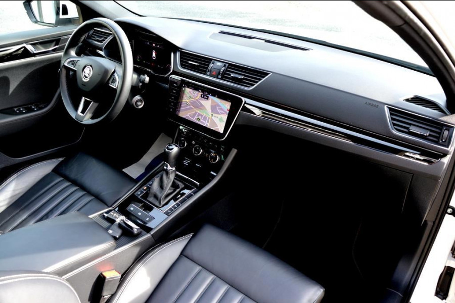 Škoda Superb Combi 1.4 TSI iV CAM/LMV19/NAVI/LEER/VIRTU/PANO