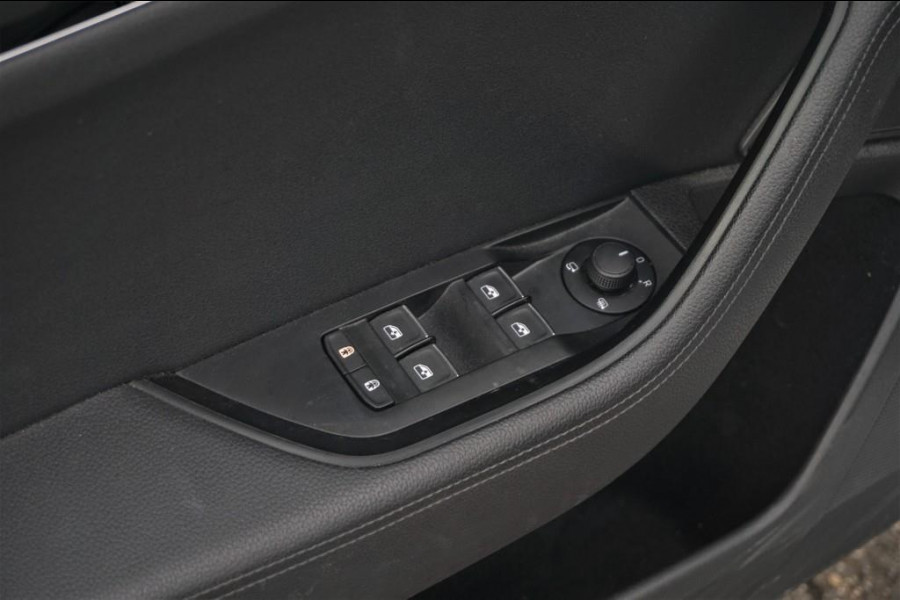 Škoda Superb Combi 1.4 TSI iV CAM/LMV19/NAVI/LEER/VIRTU/PANO