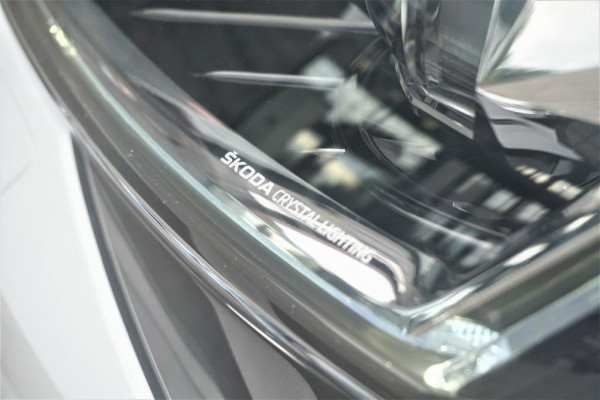 Škoda Superb Combi 1.4 TSI iV CAM/LMV19/NAVI/LEER/VIRTU/PANO