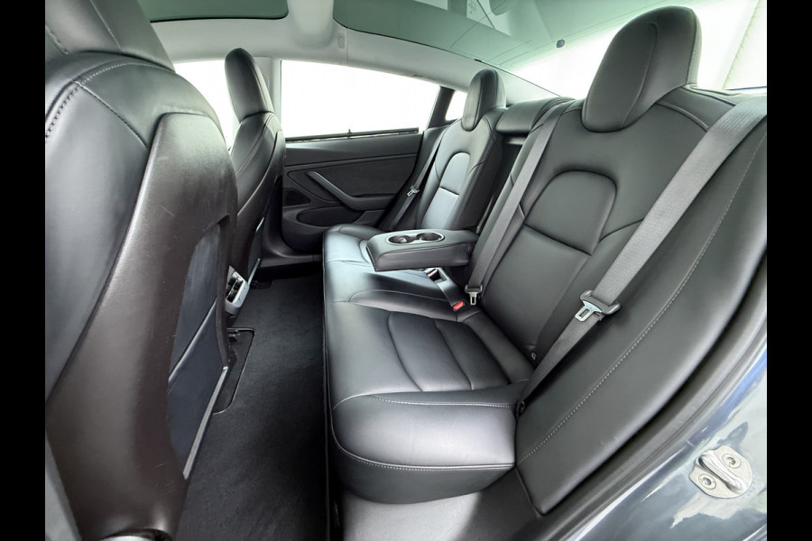 Tesla Model 3 Performance 513pk AWD Lmv 20" AutoPilot Panoramadak Adaptive Cruise Camera's Leer Pdc Wifi Ecc Elektr.Stuur+Stoel+Geheugen Stoel+Bank-Verwarmd Keyless Wifi 4WD Origineel Nederlandse Auto SOH 83%