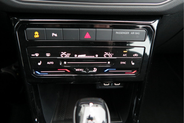 Volkswagen T-Cross 1.0 TSI 116pk DSG R-Line, Virtual cockpit, Camera , Stoelverwarming, Navigatie , Led, LMV etc. (fabrieksgarantie t/m 01-2027)