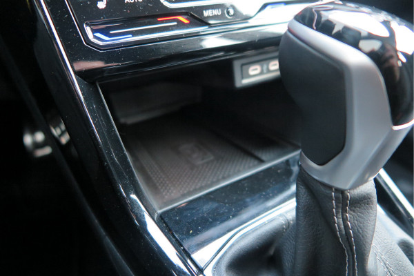 Volkswagen T-Cross 1.0 TSI 116pk DSG R-Line, Virtual cockpit, Camera , Stoelverwarming, Navigatie , Led, LMV etc. (fabrieksgarantie t/m 01-2027)