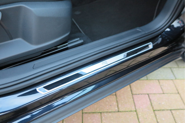 Volkswagen T-Cross 1.0 TSI 116pk DSG R-Line, Virtual cockpit, Camera , Stoelverwarming, Navigatie , Led, LMV etc. (fabrieksgarantie t/m 01-2027)