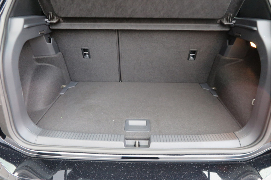 Volkswagen T-Cross 1.0 TSI 116pk DSG R-Line, Virtual cockpit, Camera , Stoelverwarming, Navigatie , Led, LMV etc. (fabrieksgarantie t/m 01-2027)