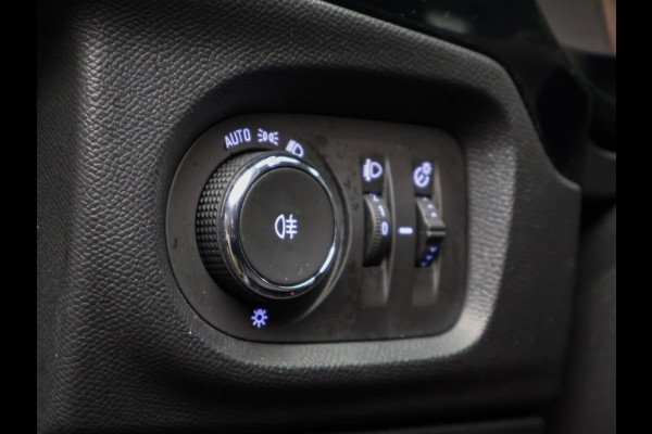 Opel CORSA-E Edition 50 kWh Black Edition Sport (APPLE CARPLAY,NAVI,DIGITAL COCKPIT,LED,CLIMATE,CRUISE,SPORTSTOELEN,NETTE STAAT)