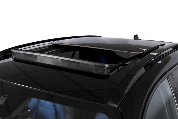 Lynk & Co 01 1.5 PHEV 261PK MY23 | Blackpakket | Donkere hemel | 360 Camera | 7.4 kWh boordlader | S/K-panodak | Adapt. Cruise | Memory | Elek. klep | LM 20" | 2285