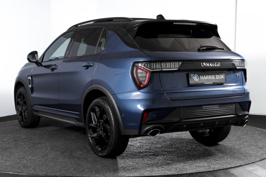 Lynk & Co 01 1.5 PHEV 261PK MY23 | Blackpakket | Donkere hemel | 360 Camera | 7.4 kWh boordlader | S/K-panodak | Adapt. Cruise | Memory | Elek. klep | LM 20" | 2285