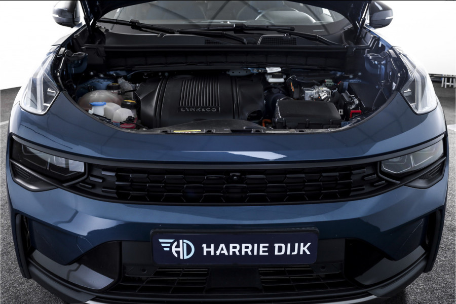 Lynk & Co 01 1.5 PHEV 261PK MY23 | Blackpakket | Donkere hemel | 360 Camera | 7.4 kWh boordlader | S/K-panodak | Adapt. Cruise | Memory | Elek. klep | LM 20" | 2285