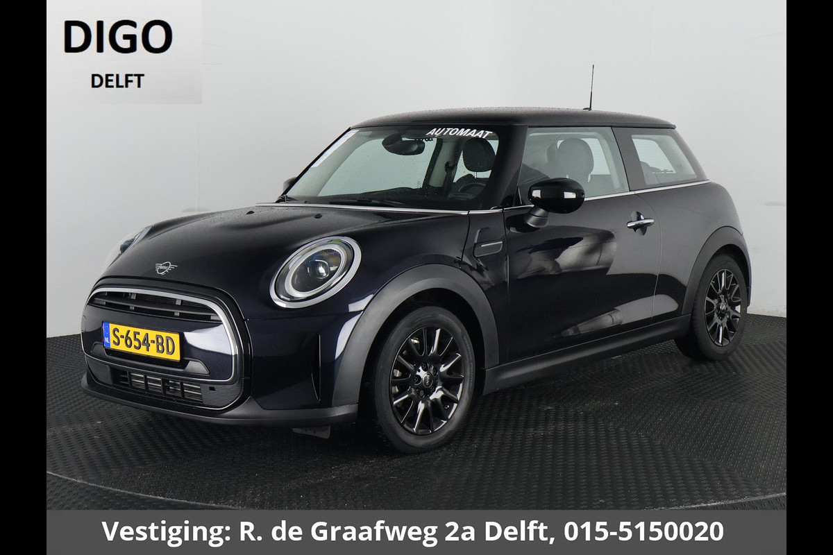 MINI Mini 1.5 Cooper Sports Classic Automaat | Apple Carplay & AndroidAUTO | Parkeersensoren | 1e eigenaar |