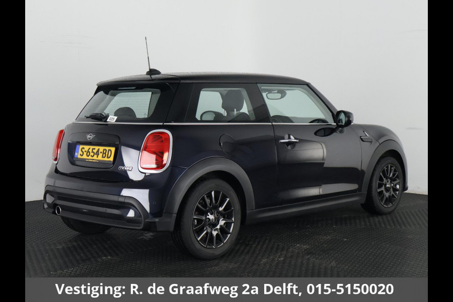 MINI Mini 1.5 Cooper Sports Classic Automaat | Apple Carplay & AndroidAUTO | Parkeersensoren | 1e eigenaar |