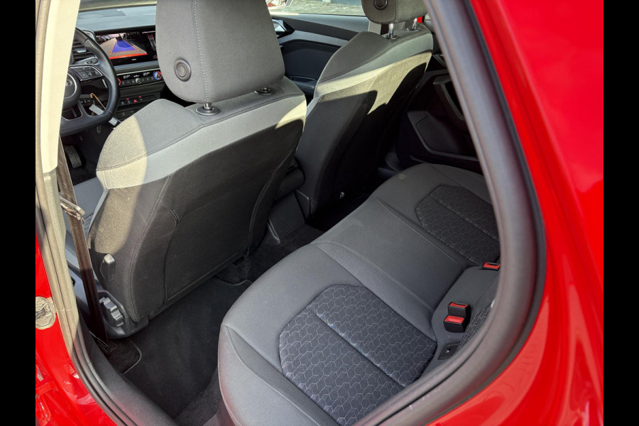 Audi A1 Sportback 30 TFSI S-Edition | Achteruitrijcamera | Cruise Control | Carplay |