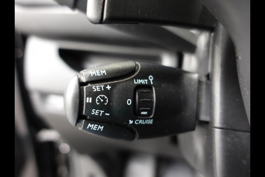 Opel Vivaro 2.0 BlueHDi 145PK S&S L3 Airco Navigatie Cruise Control Trekhaak