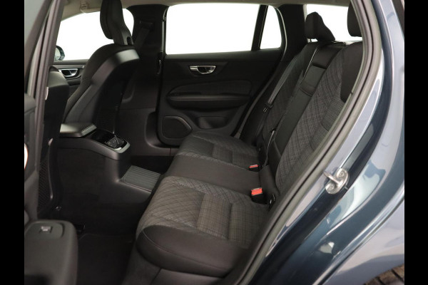 Volvo V60 2.0 T6 Plug-in hybrid AWD Core Bright | Trekhaak | Achterbankverwarming | Adaptive cruise | Carplay | Stoelverwarming | Climate control | Keyless | Parkeerhulp | PHEV | Plug In