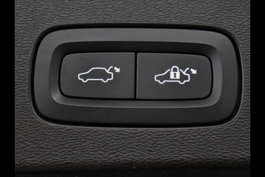 Volvo V60 2.0 T6 Plug-in hybrid AWD Core Bright | Trekhaak | Achterbankverwarming | Adaptive cruise | Carplay | Stoelverwarming | Climate control | Keyless | Parkeerhulp | PHEV | Plug In