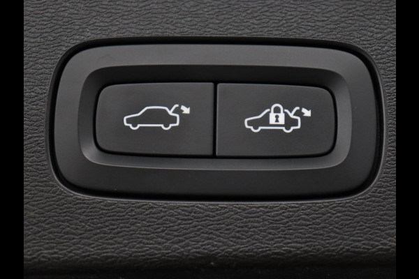Volvo V60 2.0 T6 Plug-in hybrid AWD Core Bright | Trekhaak | Achterbankverwarming | Adaptive cruise | Carplay | Stoelverwarming | Climate control | Keyless | Parkeerhulp | PHEV | Plug In