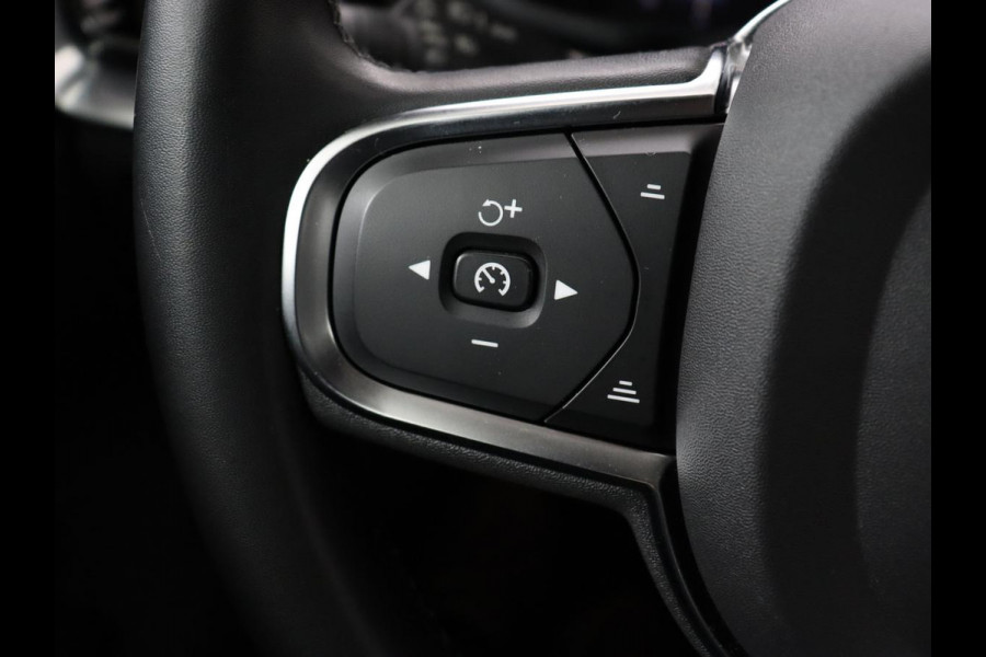 Volvo V60 2.0 T6 Plug-in hybrid AWD Core Bright | Trekhaak | Achterbankverwarming | Adaptive cruise | Carplay | Stoelverwarming | Climate control | Keyless | Parkeerhulp | PHEV | Plug In