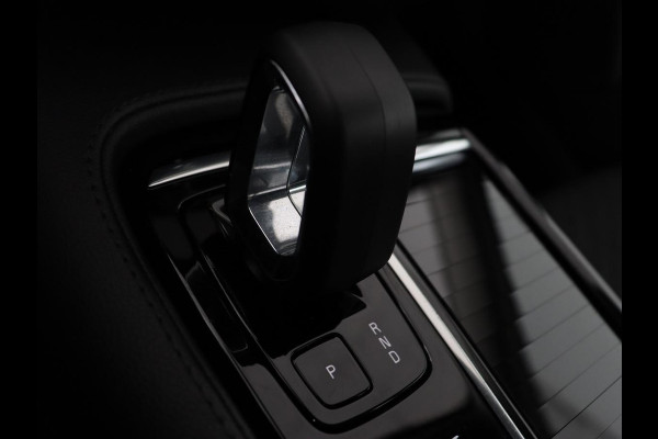 Volvo V60 2.0 T6 Plug-in hybrid AWD Core Bright | Trekhaak | Achterbankverwarming | Adaptive cruise | Carplay | Stoelverwarming | Climate control | Keyless | Parkeerhulp | PHEV | Plug In